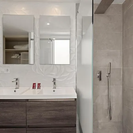 Casa Banderas Stunning With Pool And Gym By Costarentals - Ref 237 *
